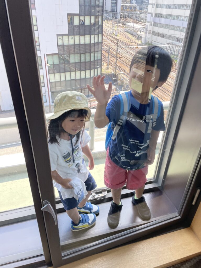 リーガロイヤルホテル京都のトレインビュールームの窓